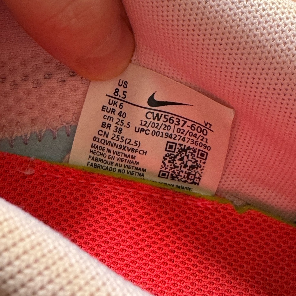 Nike Renew Run Sneakers / Size 8.5 - Picture 7 of 9
